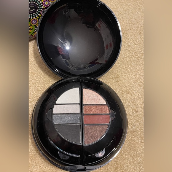 Travel makeup set - Picture 3 of 7